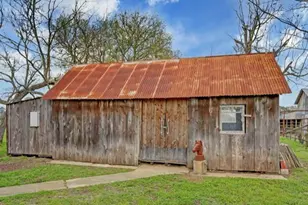 333 E Thigpen, Carmine, TX 78932 - Photo 18