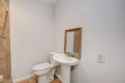 811 W 7th Street, Freeport, TX 77541 - Photo 22