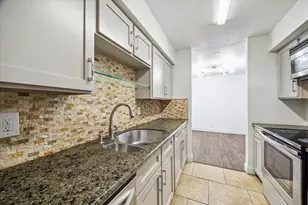 9700 Leawood Blvd, Houston, TX 77099 - Photo 10