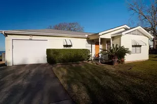 3635 Bayshore Dr, Bacliff, TX 77518 - Photo 8