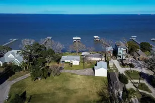 3635 Bayshore Dr, Bacliff, TX 77518 - Photo 1