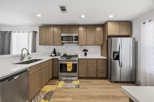 1715 Brewster St, Houston, TX 77020 - Photo 6