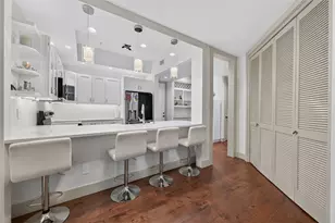 6000 Sugar Hill Dr, Houston, TX 77057 - Photo 2