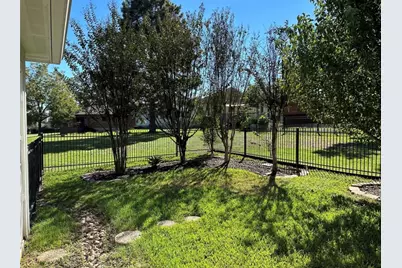 105 Harbor Court Drive, Conroe, TX 77356 - Photo 6