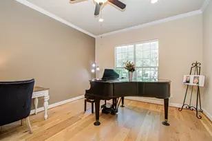 107 N Victoriana Cir, Spring, TX 77389 - Photo 8