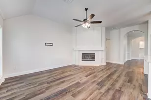 2425 Spellbrook Ct, League City, TX 77573 - Photo 12