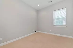 5637 Kiam St, Houston, TX 77007 - Photo 32