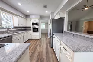 10327 Sweetwood Dr, Houston, TX 77070 - Photo 2