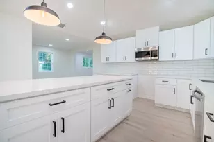 1310 E 34th St, Houston, TX 77022 - Photo 4