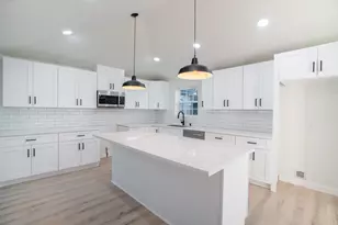 1310 E 34th St, Houston, TX 77022 - Photo 2