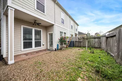 14906 Tuttle Point Drive, Houston, TX 77082 - Photo 32