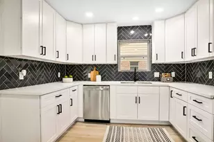 5731 Creekbend Dr, Houston, TX 77096 - Photo 24
