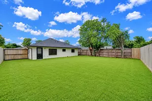 863 Marcolin St, Houston, TX 77088 - Photo 26