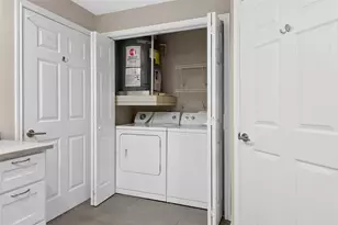 2400 McCue Rd, Houston, TX 77056 - Photo 12
