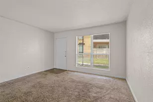 8100 Creekbend Dr, Houston, TX 77071 - Photo 2