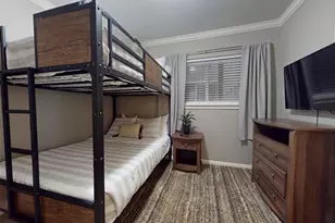 730 E Mather St, New Braunfels, TX 78130 - Photo 8