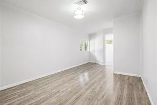 2400 Carrington St, Bay City, TX 77414 - Photo 12
