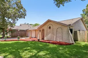 5110 Geneva Dr, Friendswood, TX 77546 - Photo 2