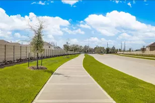 9103 Estes Lks Dr, Baytown, TX 77521 - Photo 10