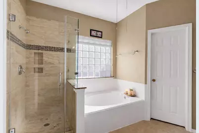 10806 Shell Creek Court Court, Houston, TX 77064 - Photo 14