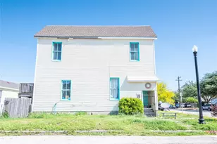 1002 Sealy St, Galveston, TX 77550 - Photo 2