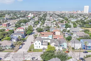 1002 Sealy St, Galveston, TX 77550 - Photo 12