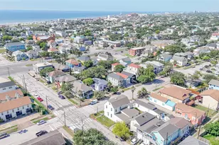 1002 Sealy St, Galveston, TX 77550 - Photo 10