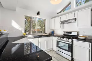 6 N Birchcane Ct, The Woodlands, TX 77381 - Photo 8