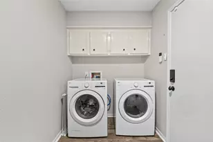 1934 Round Lake Dr, Houston, TX 77077 - Photo 18