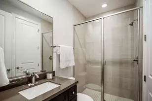 1032 W 26th St, Houston, TX 77008 - Photo 40