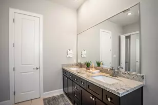 1032 W 26th St, Houston, TX 77008 - Photo 32