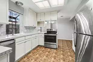 5918 Pine Arbor Dr, Houston, TX 77066 - Photo 8