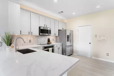 8026 Loyel Pointe Drive, Houston, TX 77064 - Photo 10