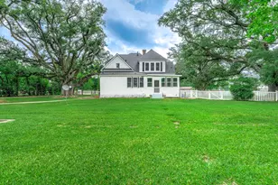 600 S Walker St, Angleton, TX 77515 - Photo 12
