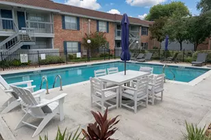 2250 Bering Dr, Houston, TX 77057 - Photo 10
