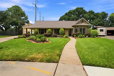 2118 Canterbury Court, Deer Park, TX 77536 - Photo 2