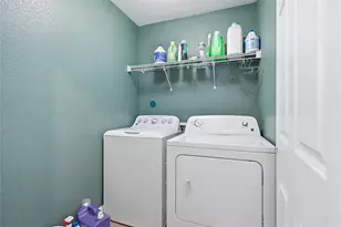 7015 Falling Cherry Pl, Houston, TX 77049 - Photo 32