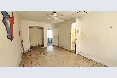 6043 Glenhurst Drive, Houston, TX 77033 - Photo 4