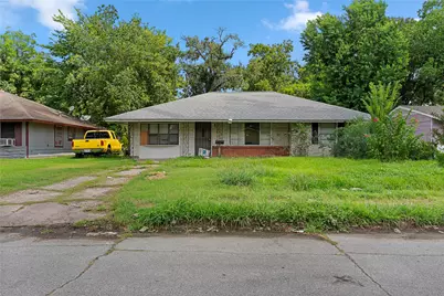 6043 Glenhurst Drive, Houston, TX 77033 - Photo 1