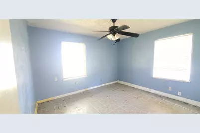 6043 Glenhurst Drive, Houston, TX 77033 - Photo 8
