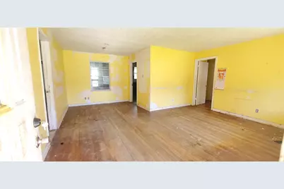 6043 Glenhurst Drive, Houston, TX 77033 - Photo 2
