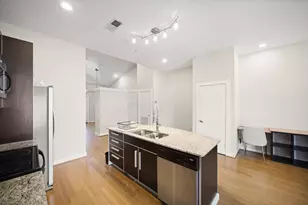 806 Jackson Hill St, Houston, TX 77007 - Photo 8