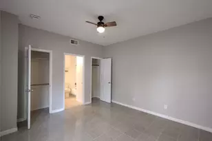 10855 Meadowglen Ln, Houston, TX 77042 - Photo 6