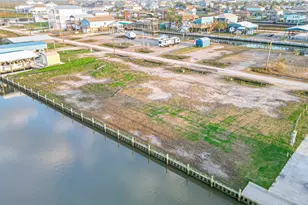 1111 Gator Point, Crystal Beach, TX 77650 - Photo 10
