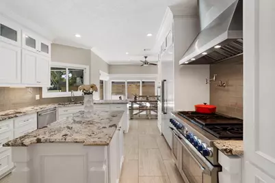 9 Charleston Street S, Sugar Land, TX 77478 - Photo 16