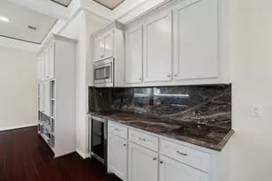 9 Charleston Street S, Sugar Land, TX 77478 - Photo 32