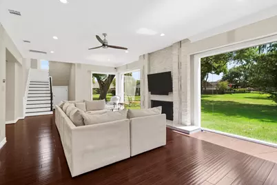 9 Charleston Street S, Sugar Land, TX 77478 - Photo 10