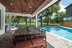 9 Charleston Street S, Sugar Land, TX 77478 - Photo 2