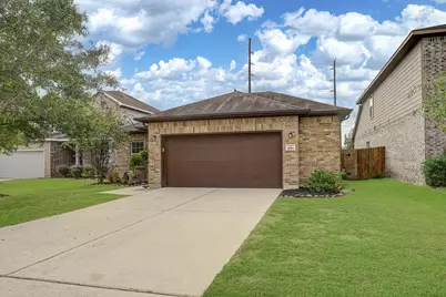 4914 Seaside Sparrow Lane, Baytown, TX 77521 - Photo 2