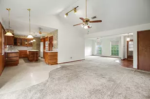 715 W League City Pkwy, League City, TX 77573 - Photo 10